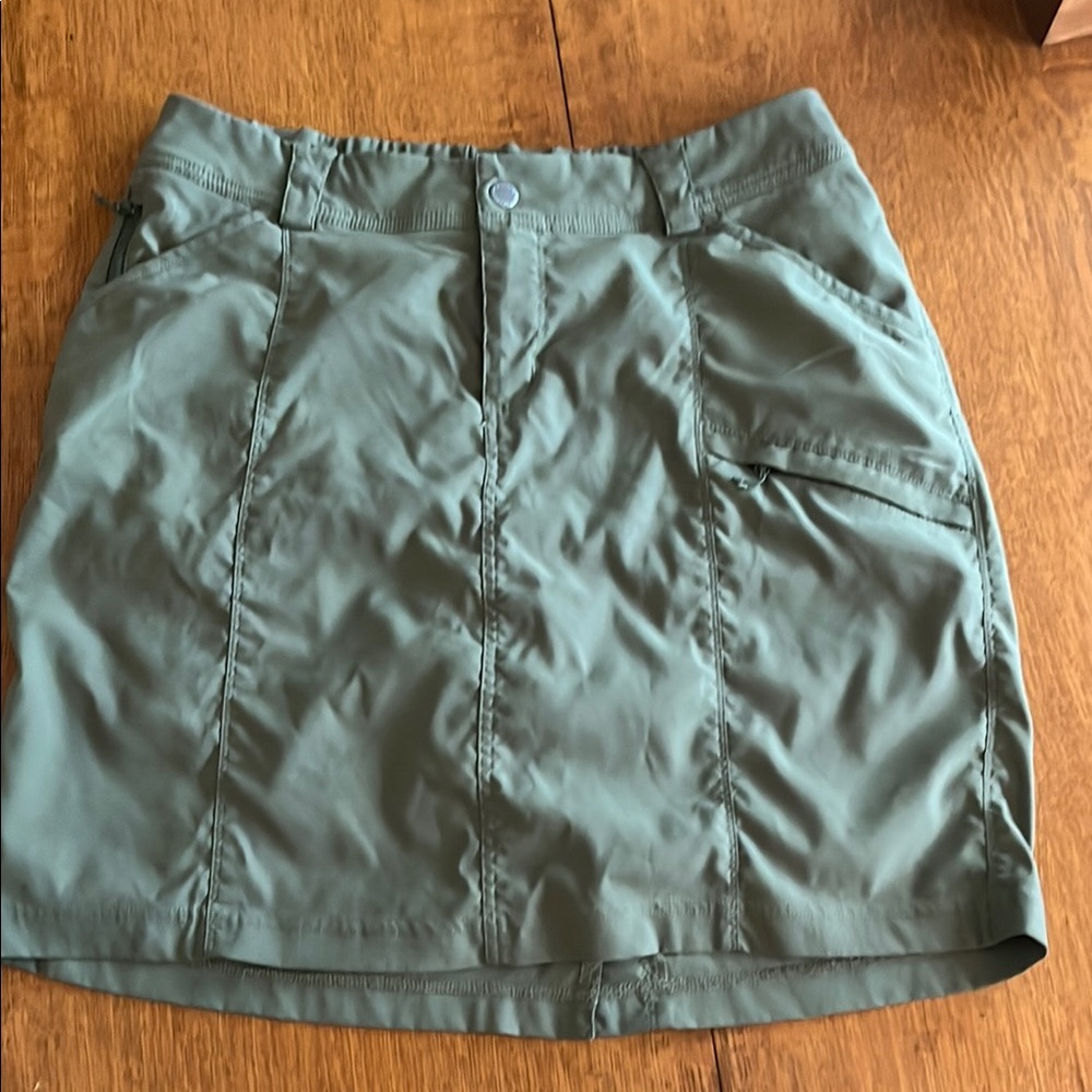 Duluth Trading Co Olive Green Activewear Skort Size 12